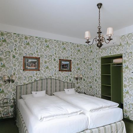 Romantik Hotel Zur Post เฟือร์สเทนเฟลด์บรุค ภายนอก รูปภาพ