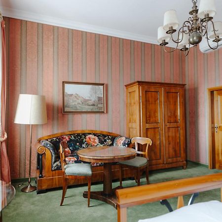 Romantik Hotel Zur Post เฟือร์สเทนเฟลด์บรุค ภายนอก รูปภาพ