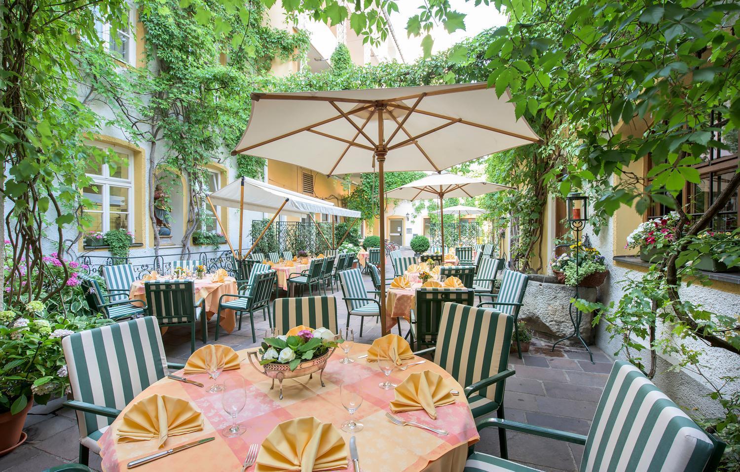 Romantik Hotel Zur Post เฟือร์สเทนเฟลด์บรุค ภายนอก รูปภาพ