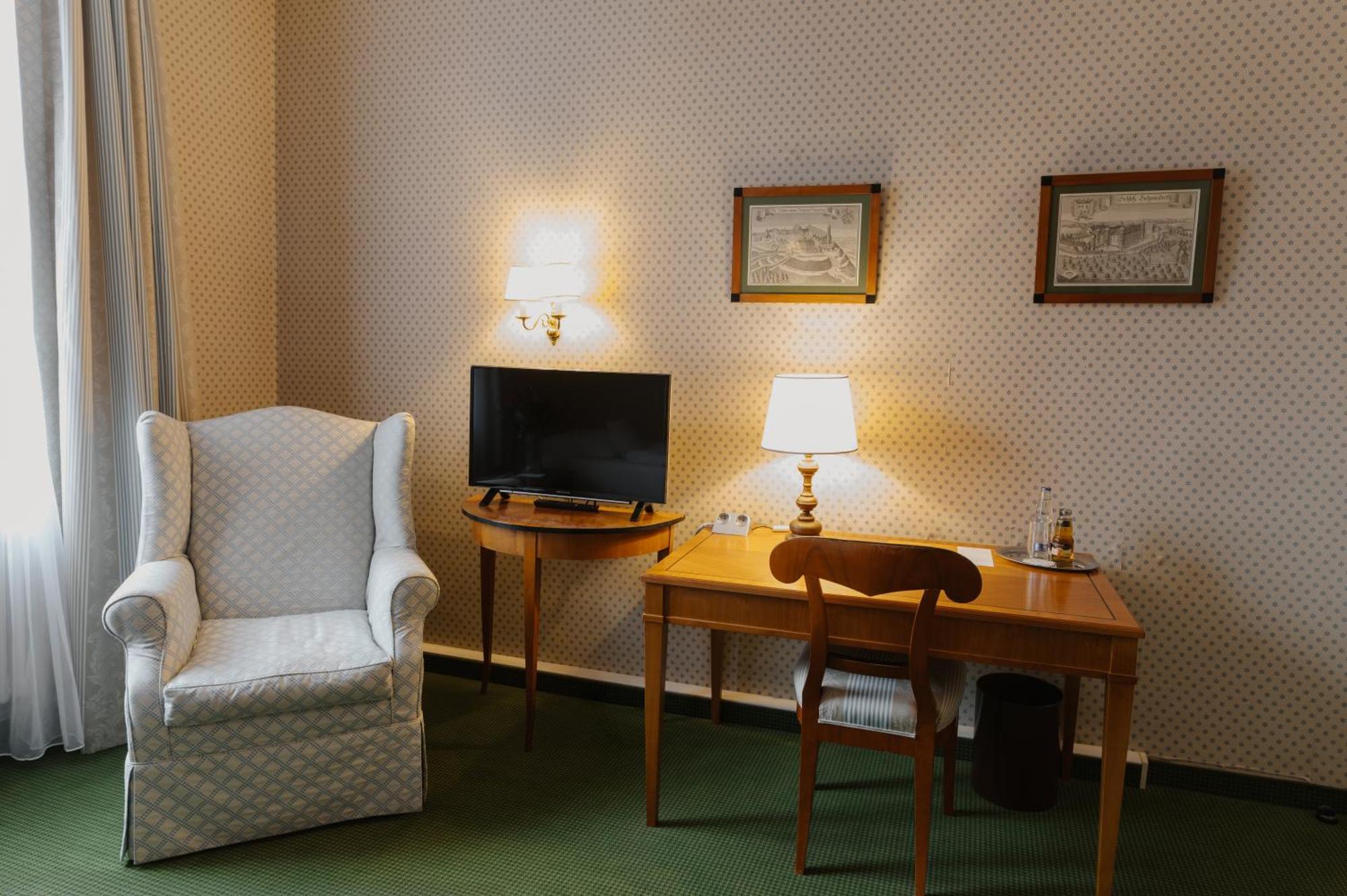Romantik Hotel Zur Post เฟือร์สเทนเฟลด์บรุค ภายนอก รูปภาพ