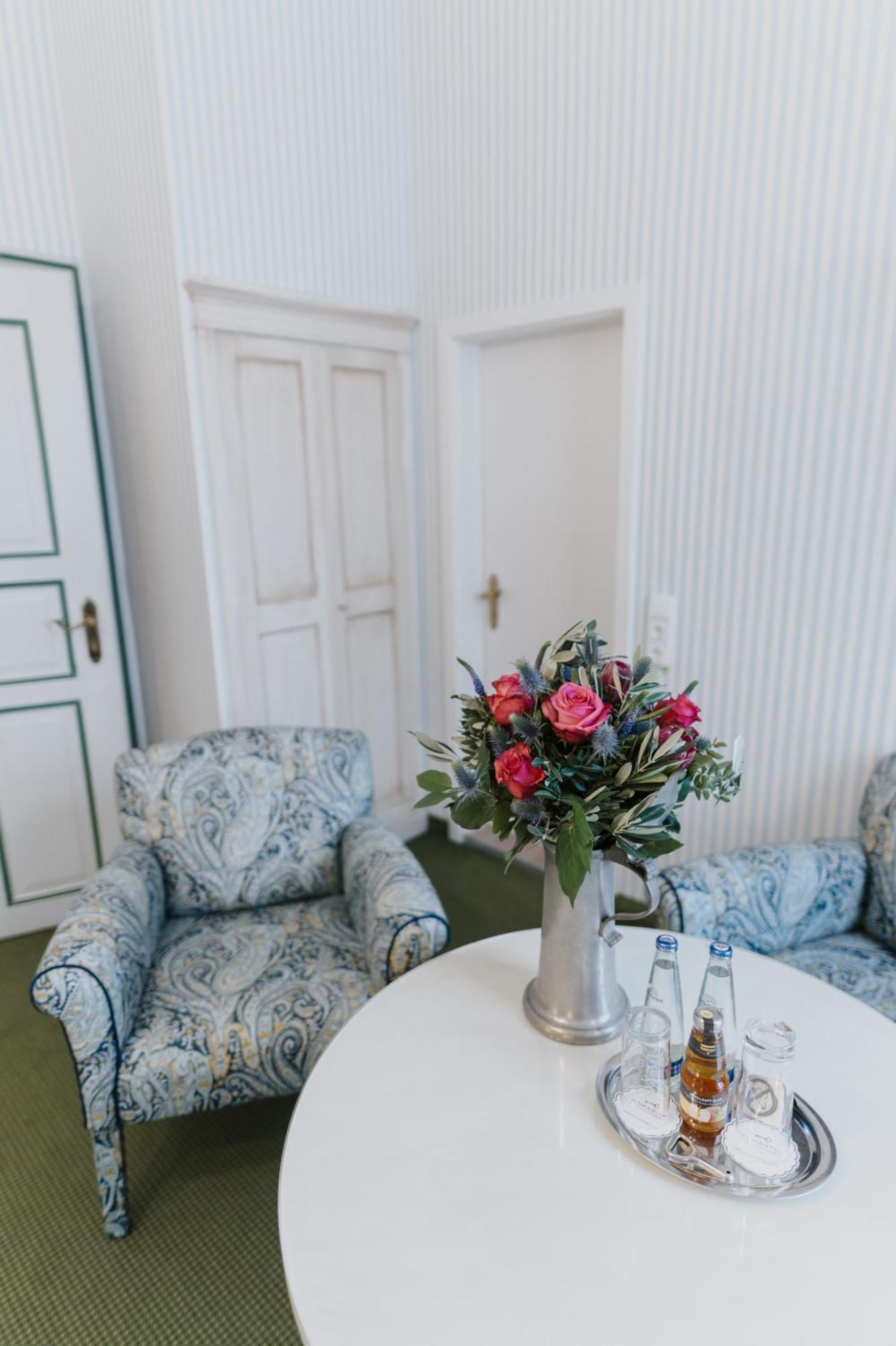 Romantik Hotel Zur Post เฟือร์สเทนเฟลด์บรุค ภายนอก รูปภาพ