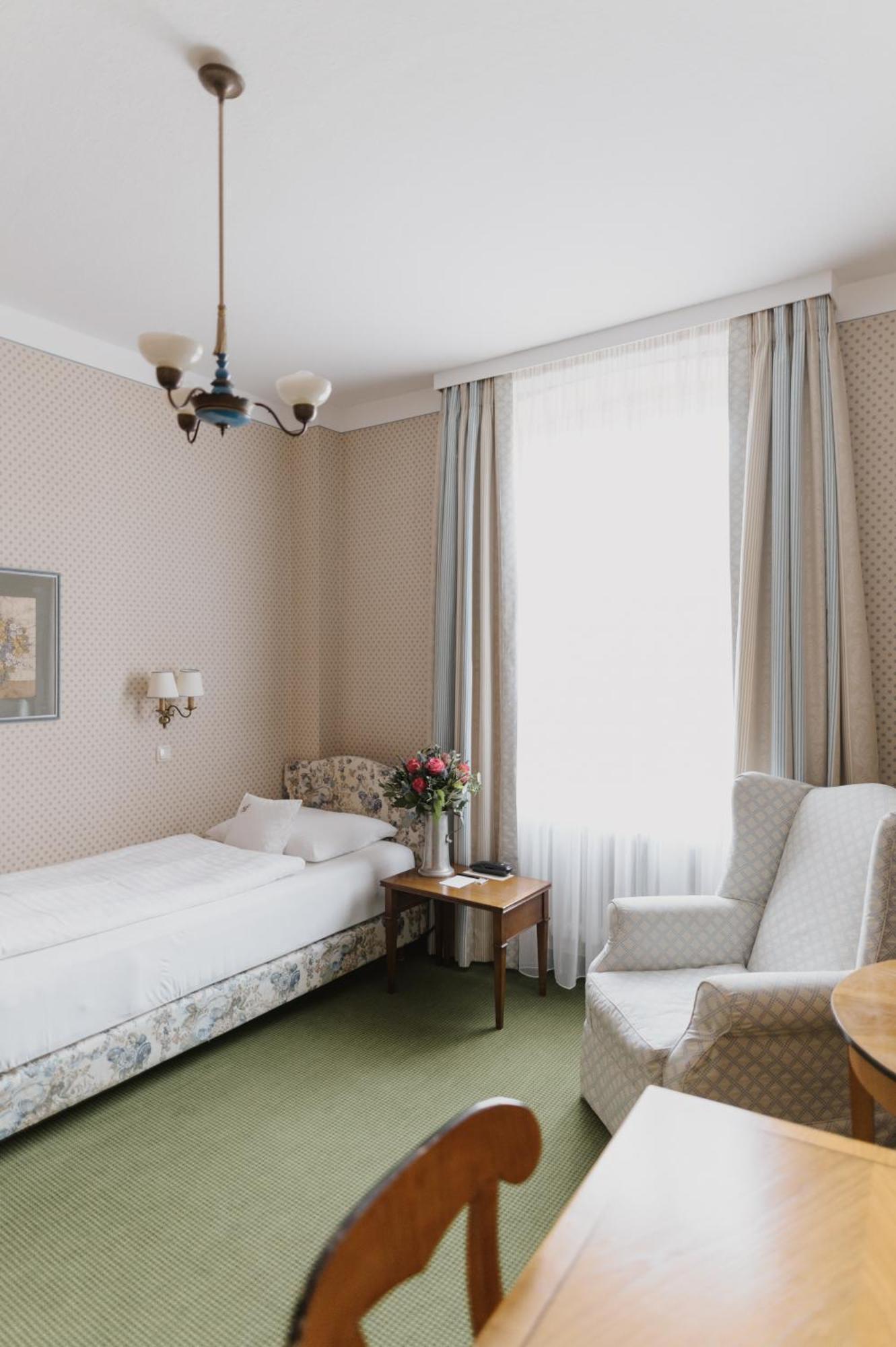 Romantik Hotel Zur Post เฟือร์สเทนเฟลด์บรุค ภายนอก รูปภาพ