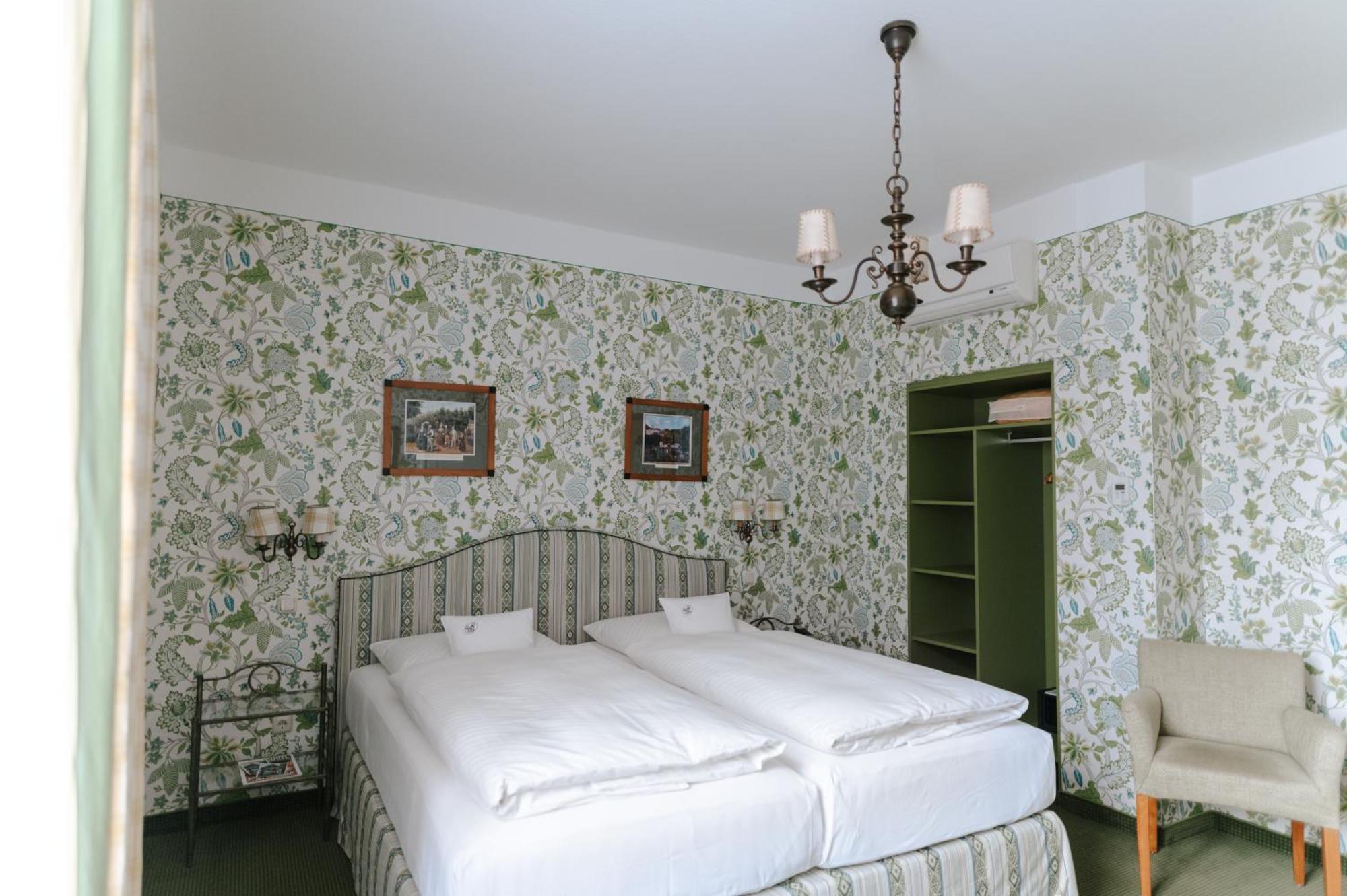 Romantik Hotel Zur Post เฟือร์สเทนเฟลด์บรุค ภายนอก รูปภาพ