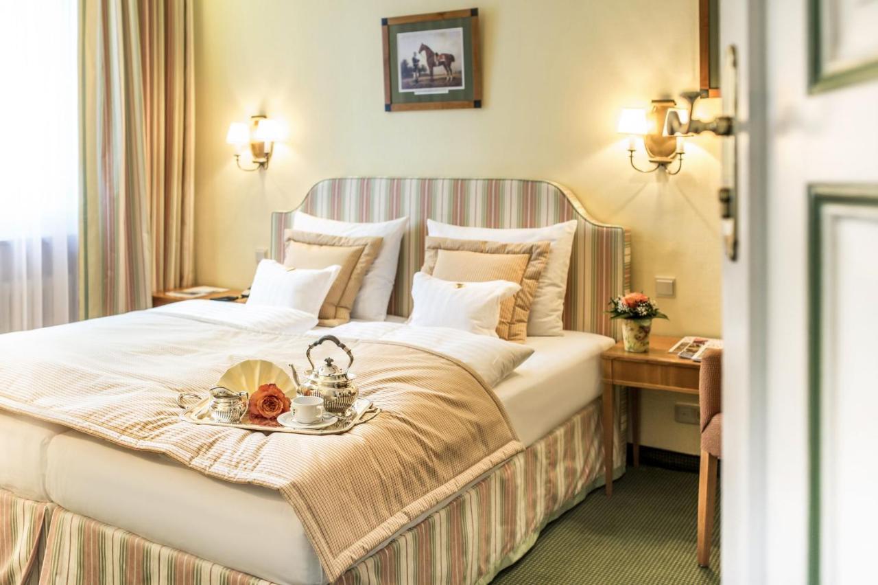 Romantik Hotel Zur Post เฟือร์สเทนเฟลด์บรุค ภายนอก รูปภาพ