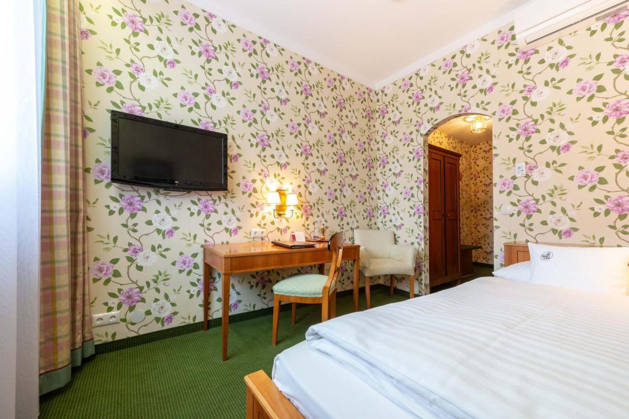 Romantik Hotel Zur Post เฟือร์สเทนเฟลด์บรุค ภายนอก รูปภาพ